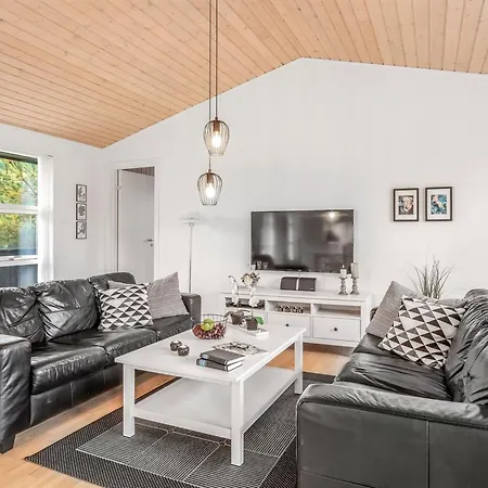 Dom wakacyjny Thure - 1km From The Sea By Interhome Hals