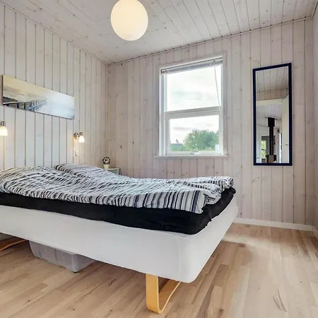 Dom wakacyjny Thure - 1km From The Sea By Interhome Hals