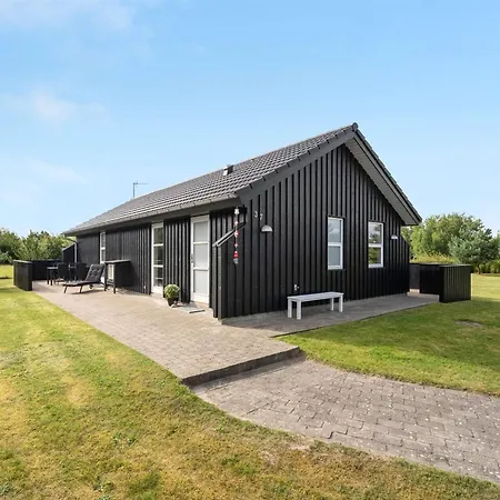 Thure - 1km From The Sea By Interhome